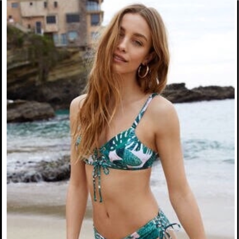 ☀️Lace up bralette tropical bikini top